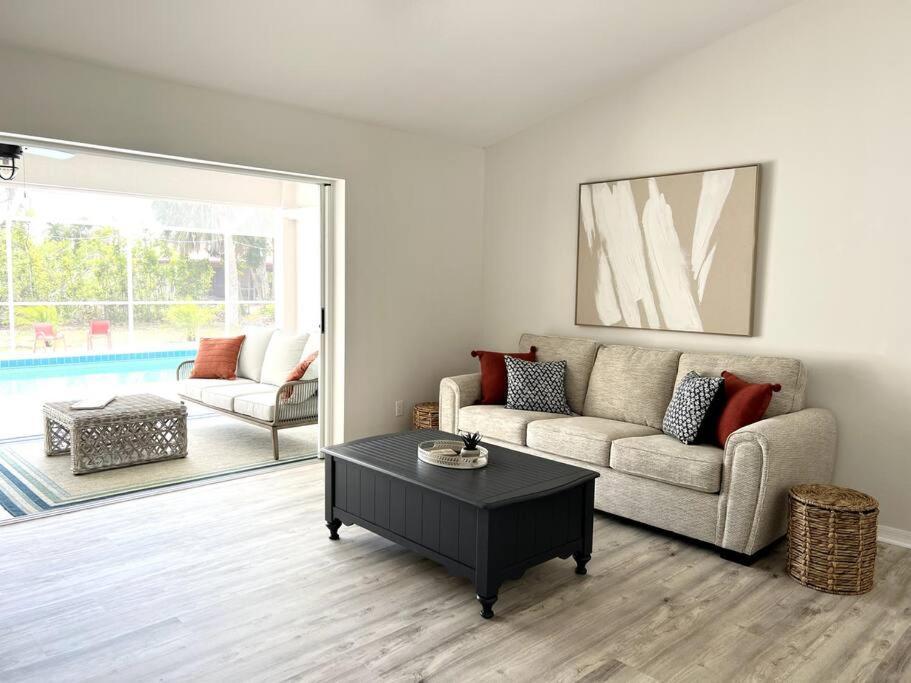 Beautiful Spacious Home! Close To Beaches - Heated Private Pool Englewood Luaran gambar