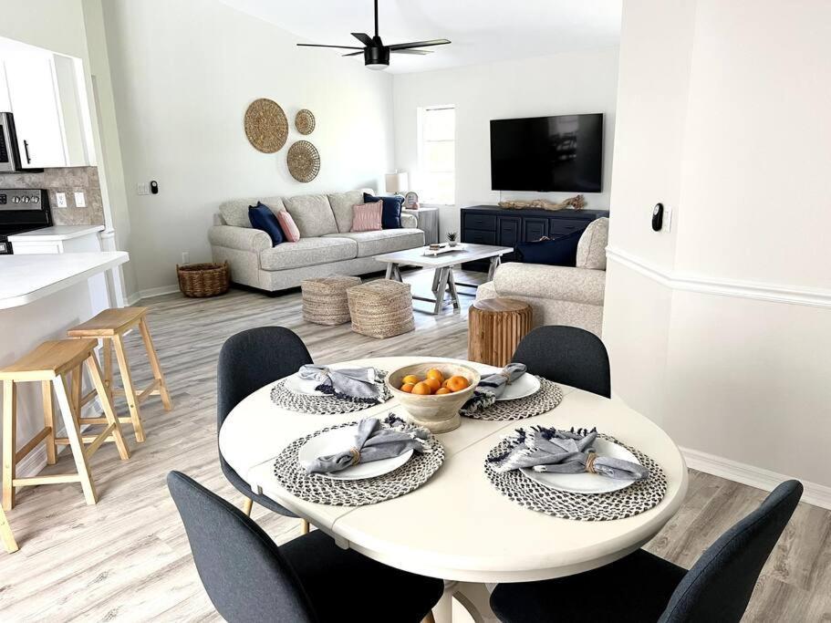 Beautiful Spacious Home! Close To Beaches - Heated Private Pool Englewood Luaran gambar
